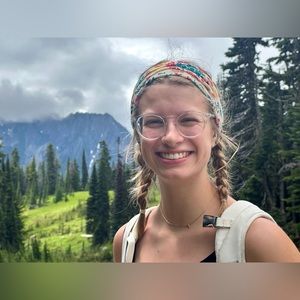 Meet your Posher, Caroline